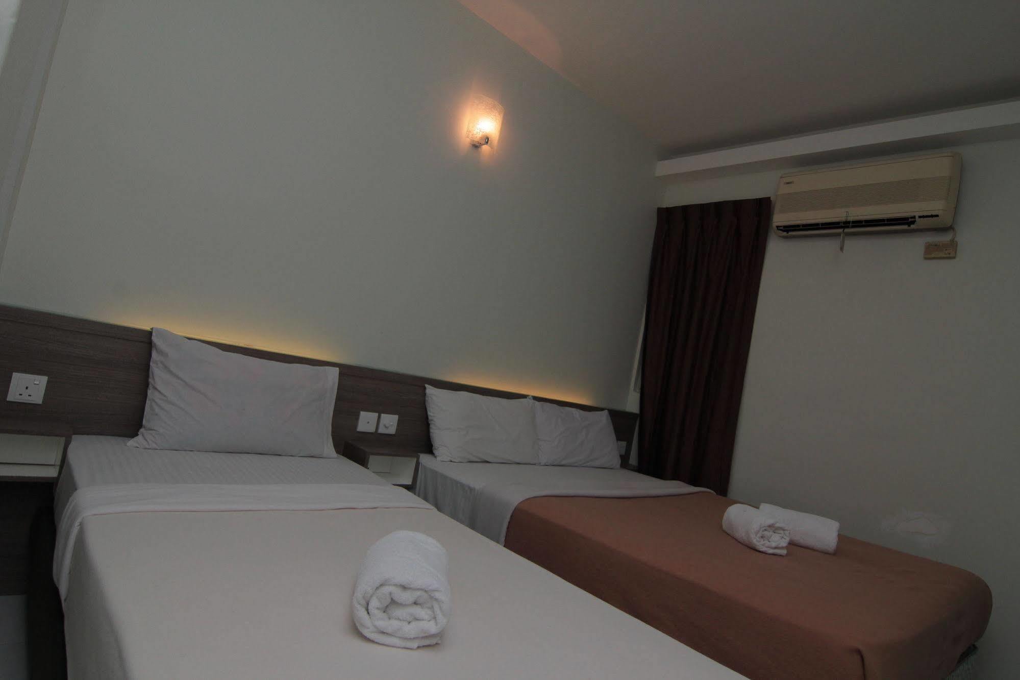 Qish Hotel Malacca Exterior photo